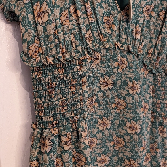 Max Studio dress green floral - Picture 5 of 9